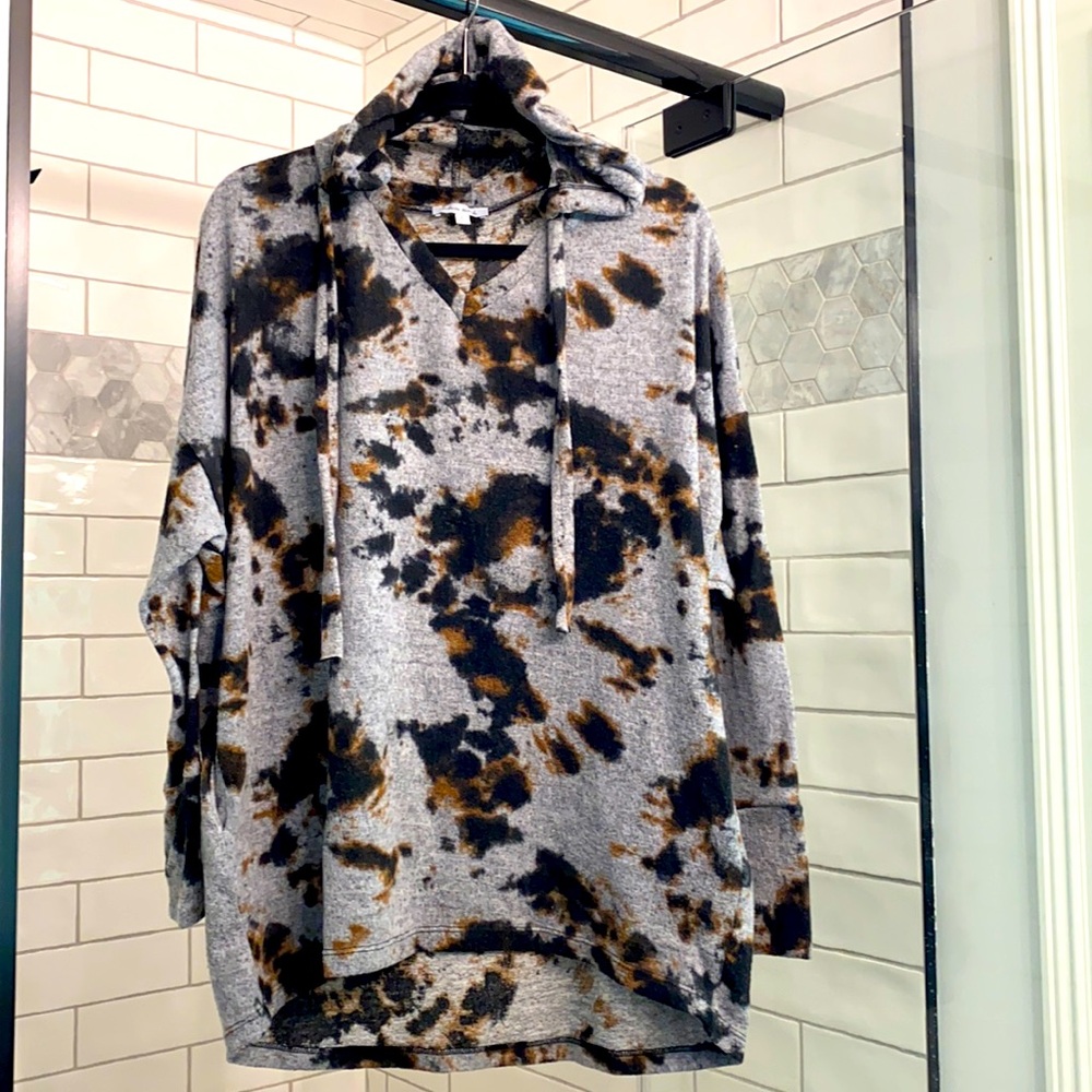 Women’s White Birch hoodie.